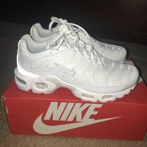 Nike Air Max Plus White sz 6.5 womens !